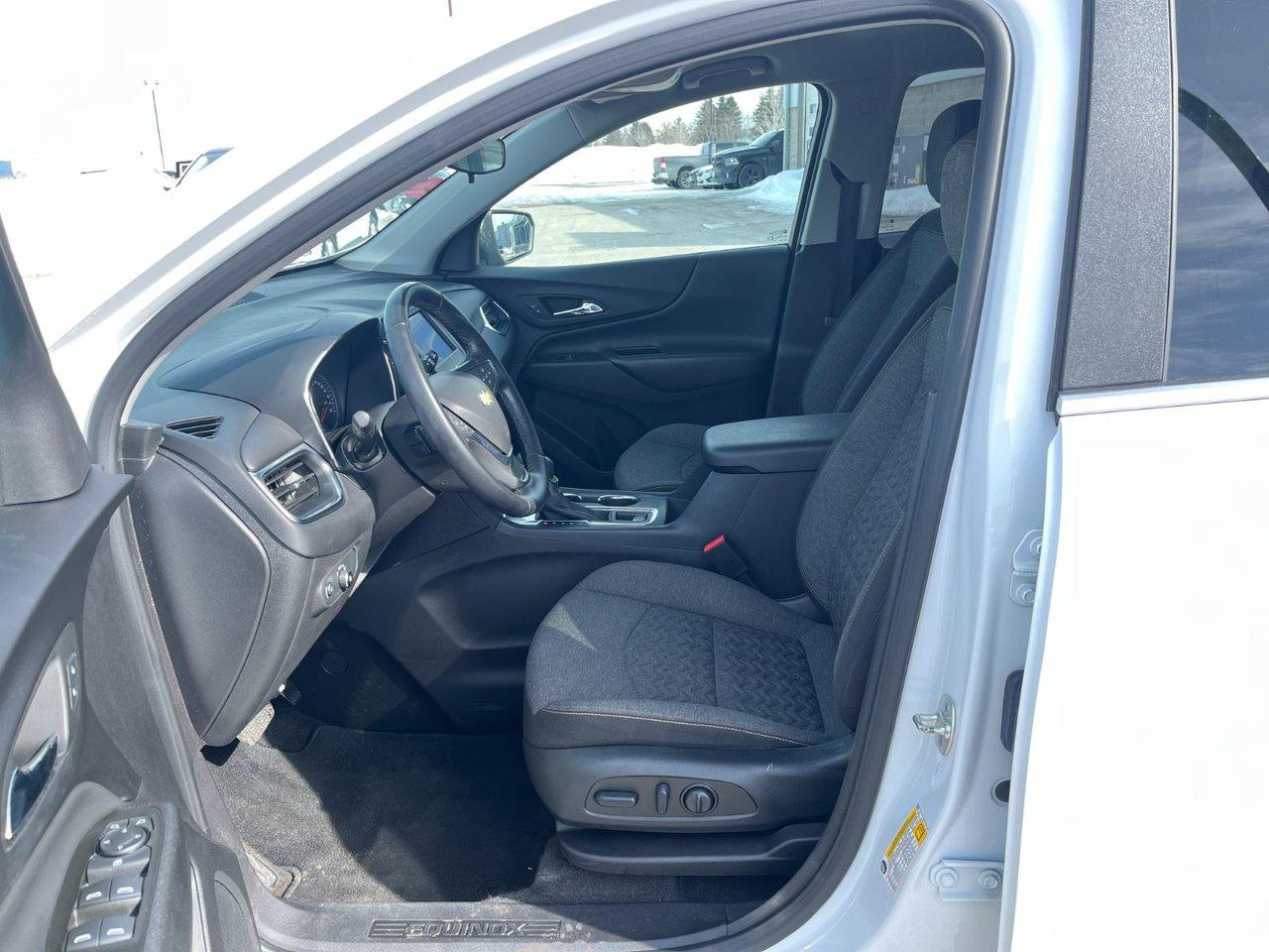 2024 Chevrolet Equinox FWD 4dr LT Photo