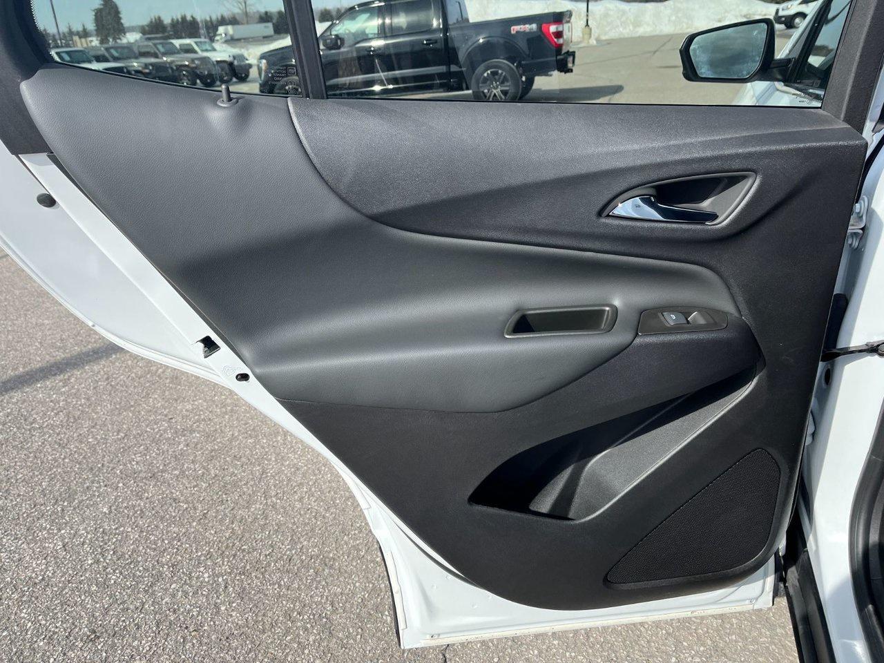 2024 Chevrolet Equinox FWD 4dr LT Photo