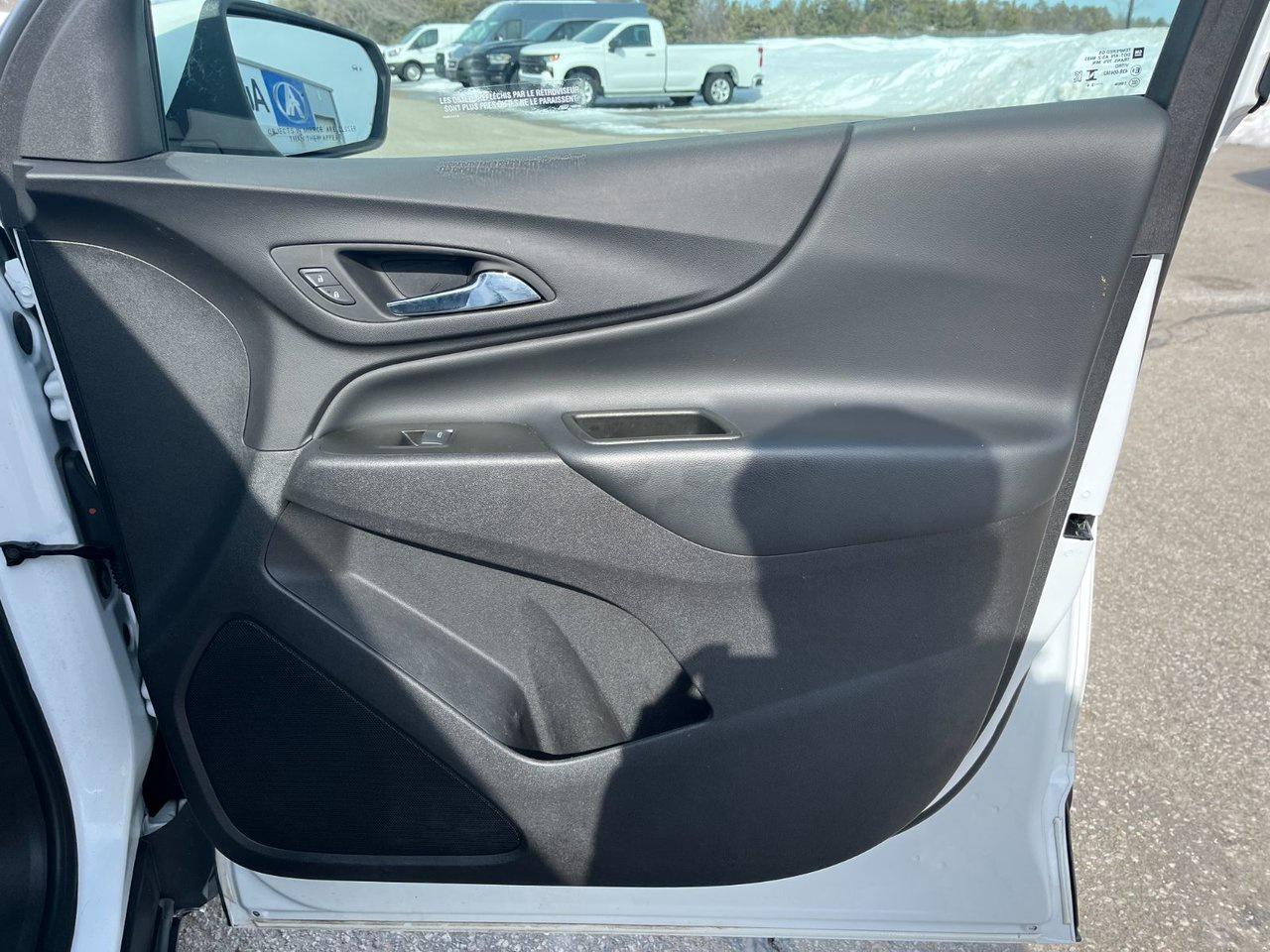 2024 Chevrolet Equinox FWD 4dr LT Photo