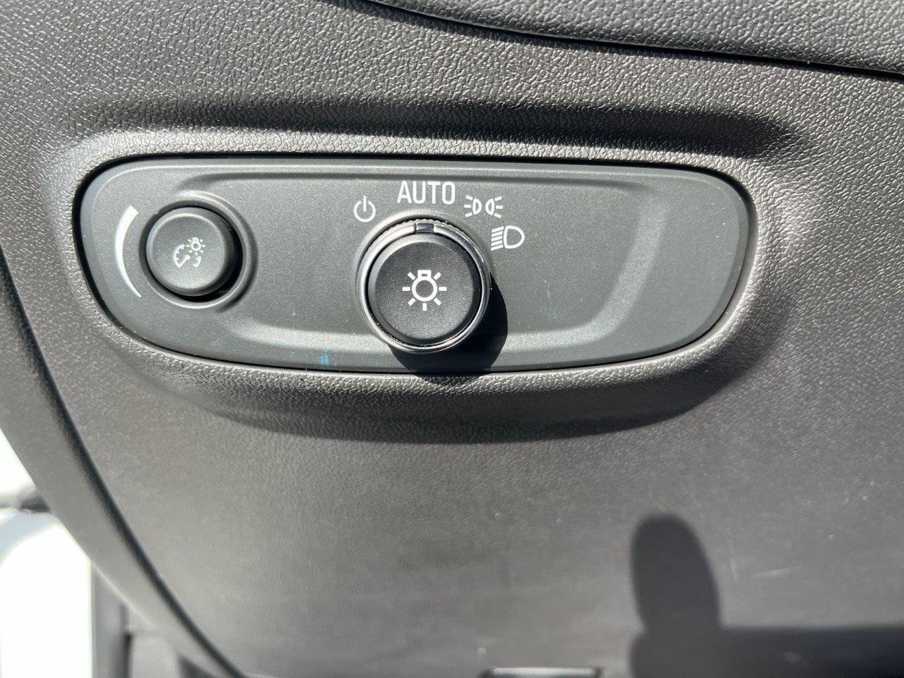 2024 Chevrolet Equinox FWD 4dr LT Photo