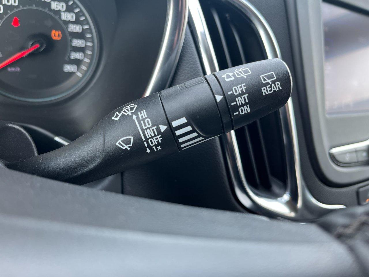 2024 Chevrolet Equinox FWD 4dr LT Photo