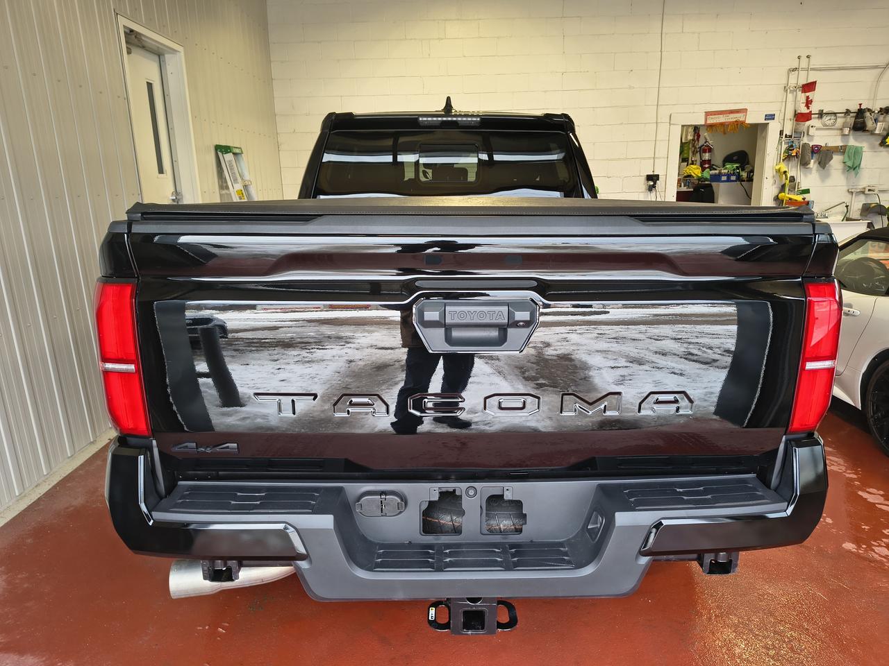 2024 Toyota Tacoma Off Road Photo0