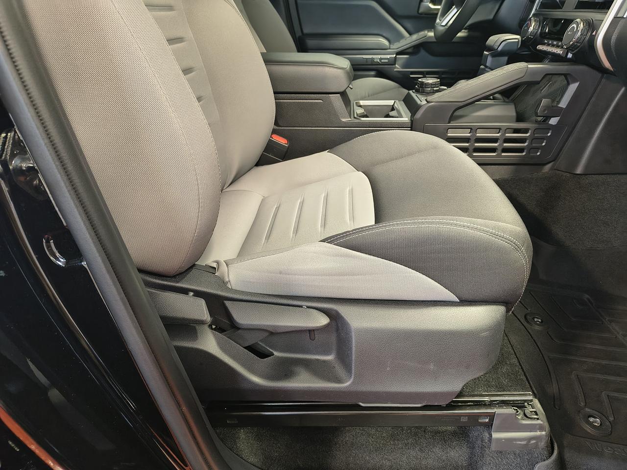 2024 Toyota Tacoma Off Road Photo0