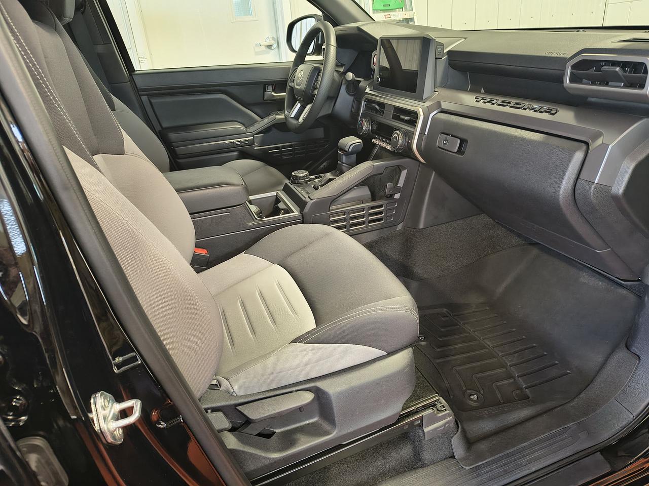 2024 Toyota Tacoma Off Road Photo0