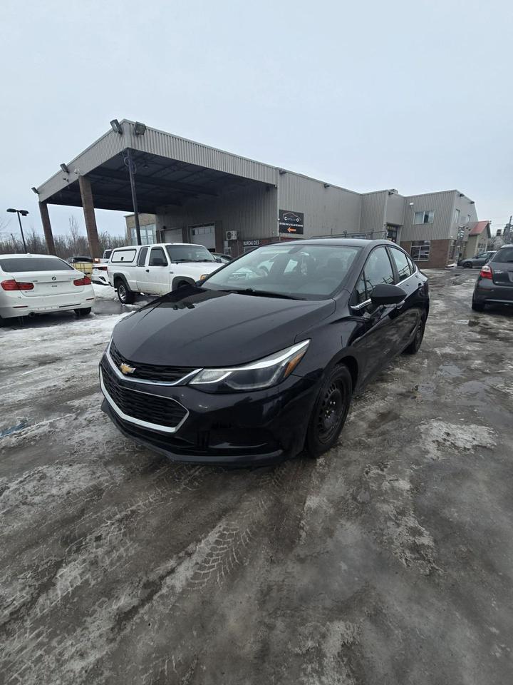 2018 Chevrolet Cruze LT - Photo #1