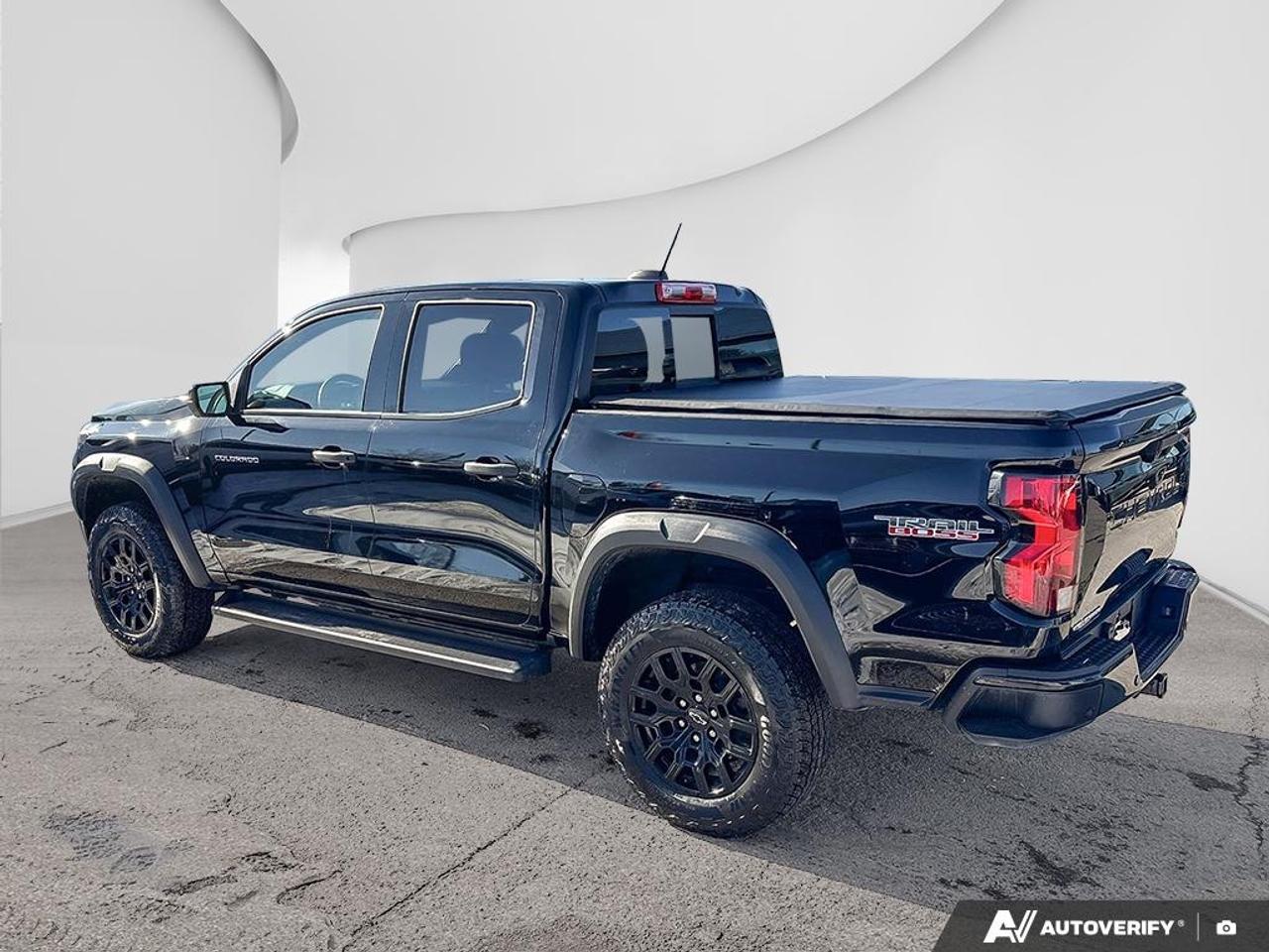 2024 Chevrolet Colorado Trail Boss  -  Apple CarPlay Photo3