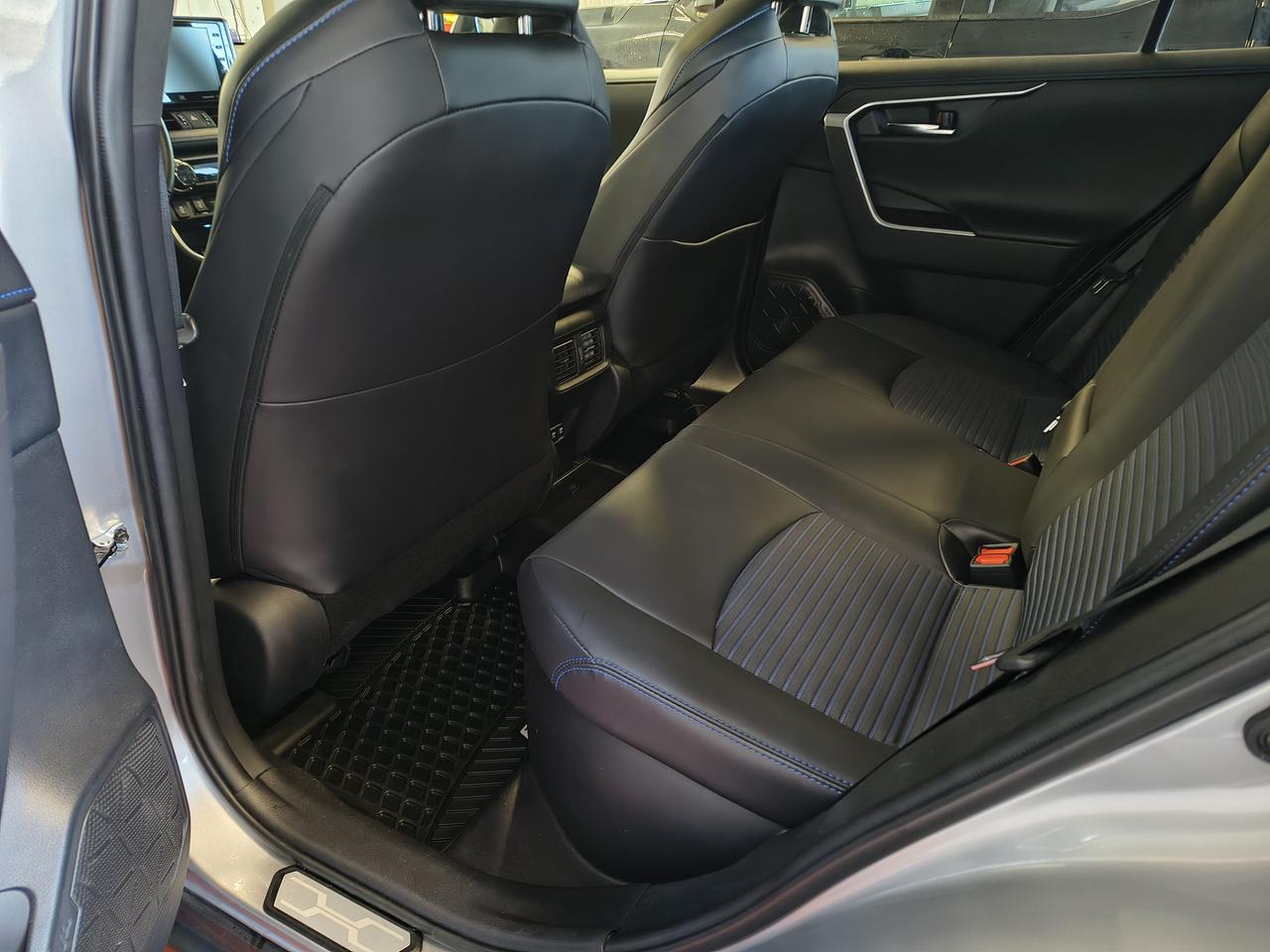 2021 Toyota RAV4 Hybrid XLE Photo0