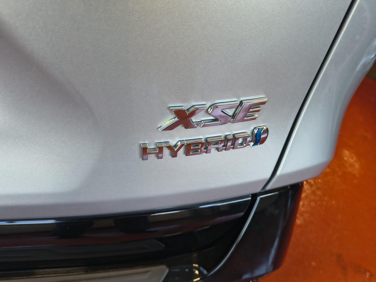 2021 Toyota RAV4 Hybrid XLE Photo0