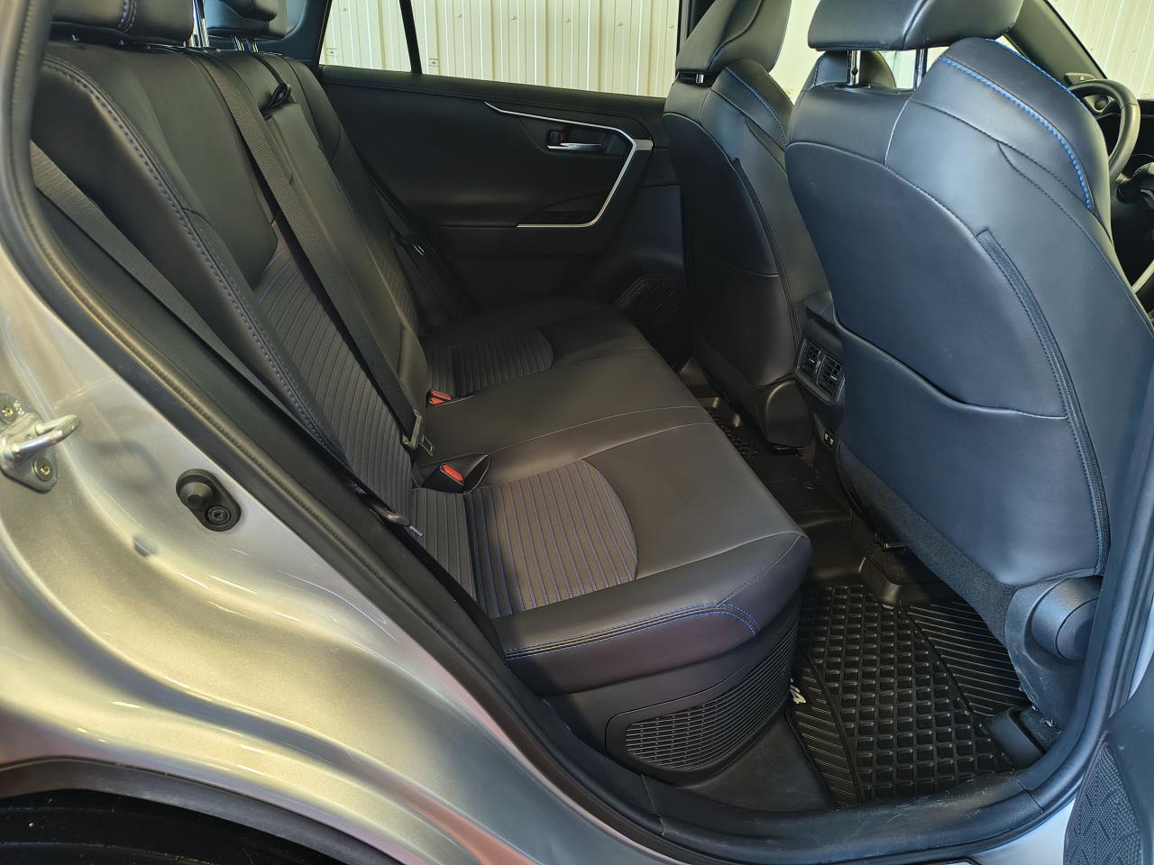 2021 Toyota RAV4 Hybrid XLE Photo