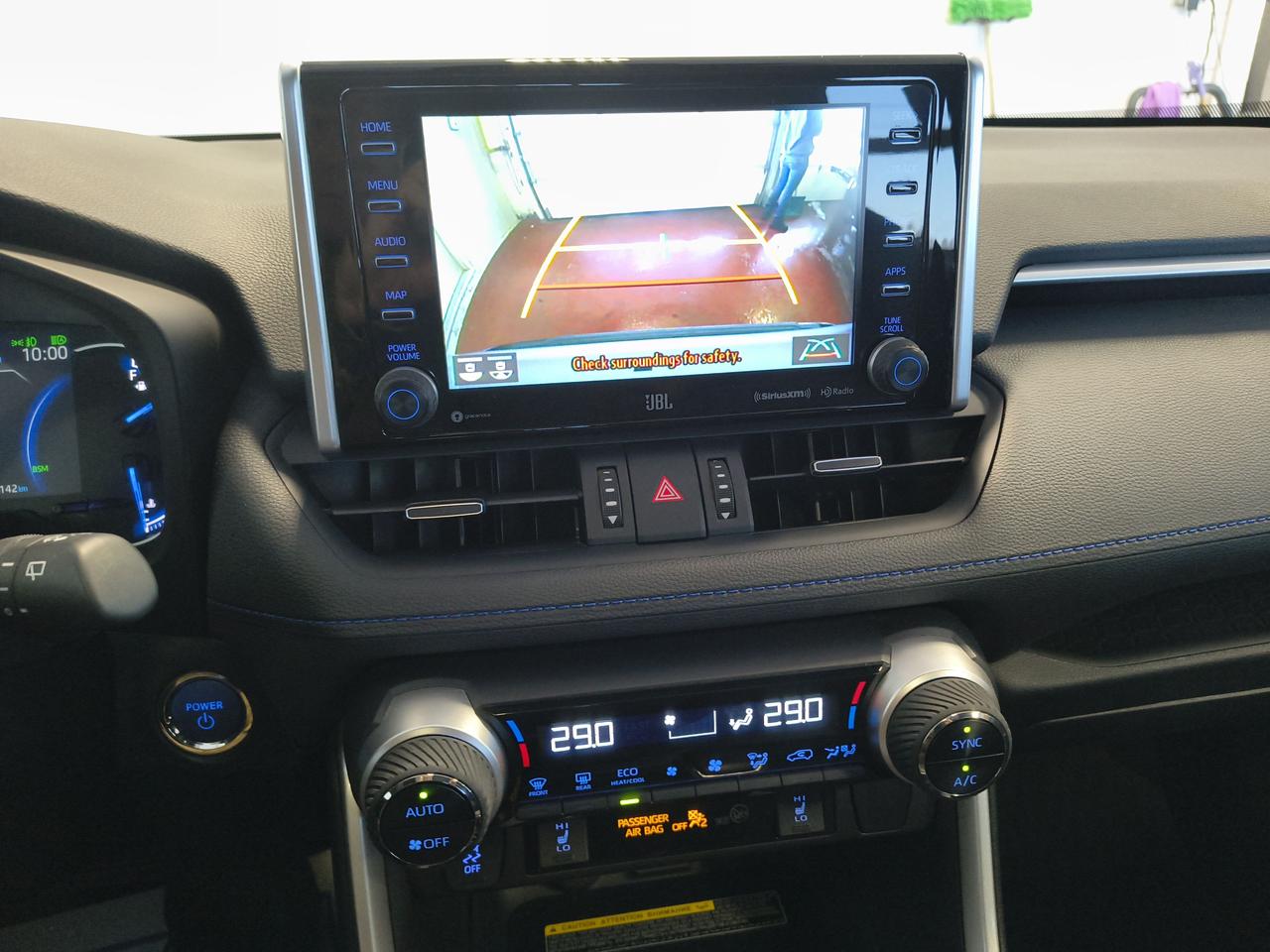 2021 Toyota RAV4 Hybrid XLE Photo0