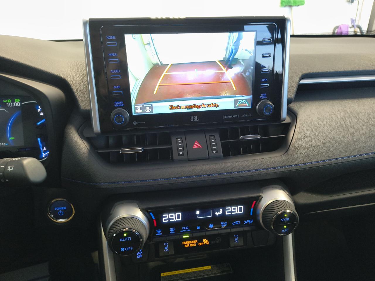 2021 Toyota RAV4 Hybrid XLE Photo0