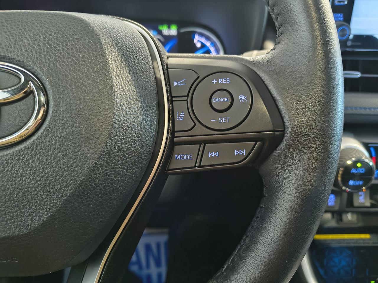 2021 Toyota RAV4 Hybrid XLE Photo