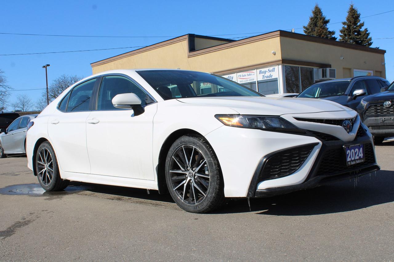 2024 Toyota Camry HYBRID SE - Photo #1