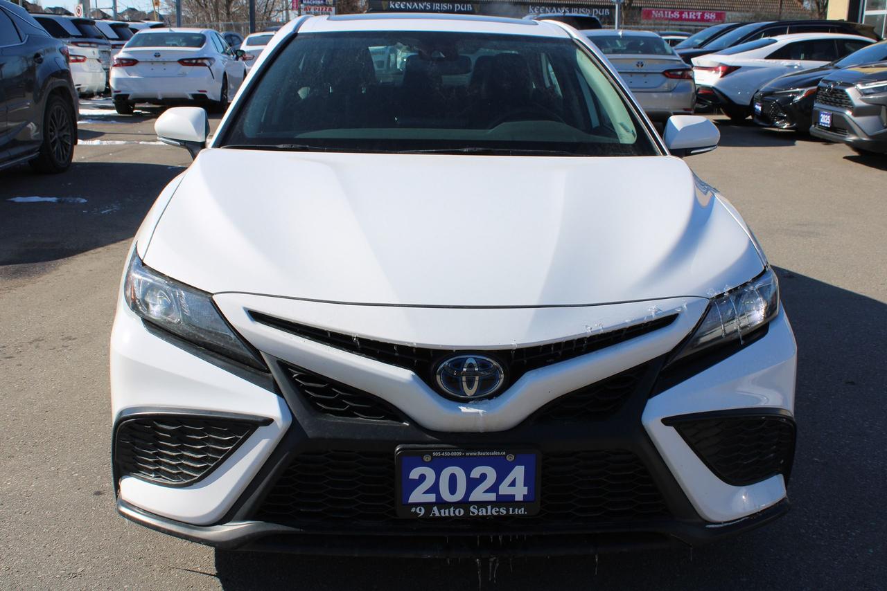 2024 Toyota Camry HYBRID SE Photo