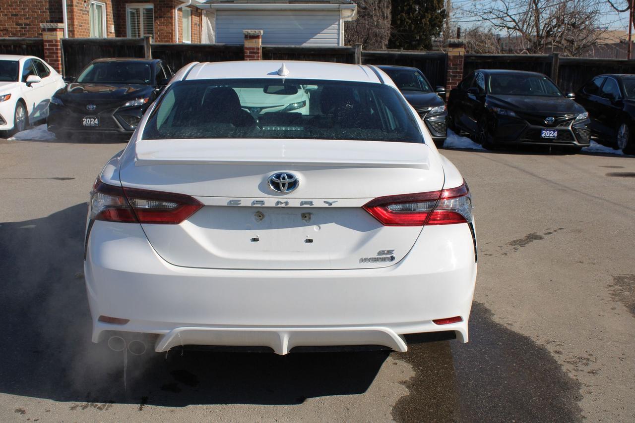 2024 Toyota Camry HYBRID SE Photo3