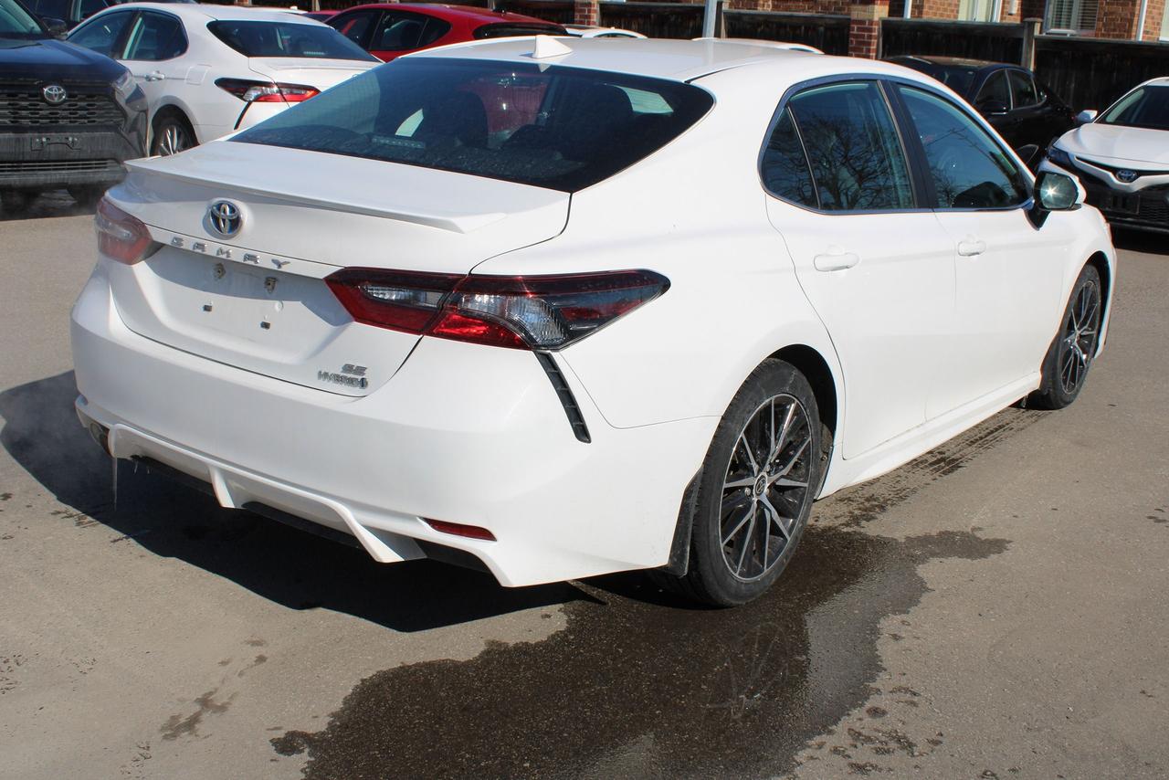 2024 Toyota Camry HYBRID SE Photo
