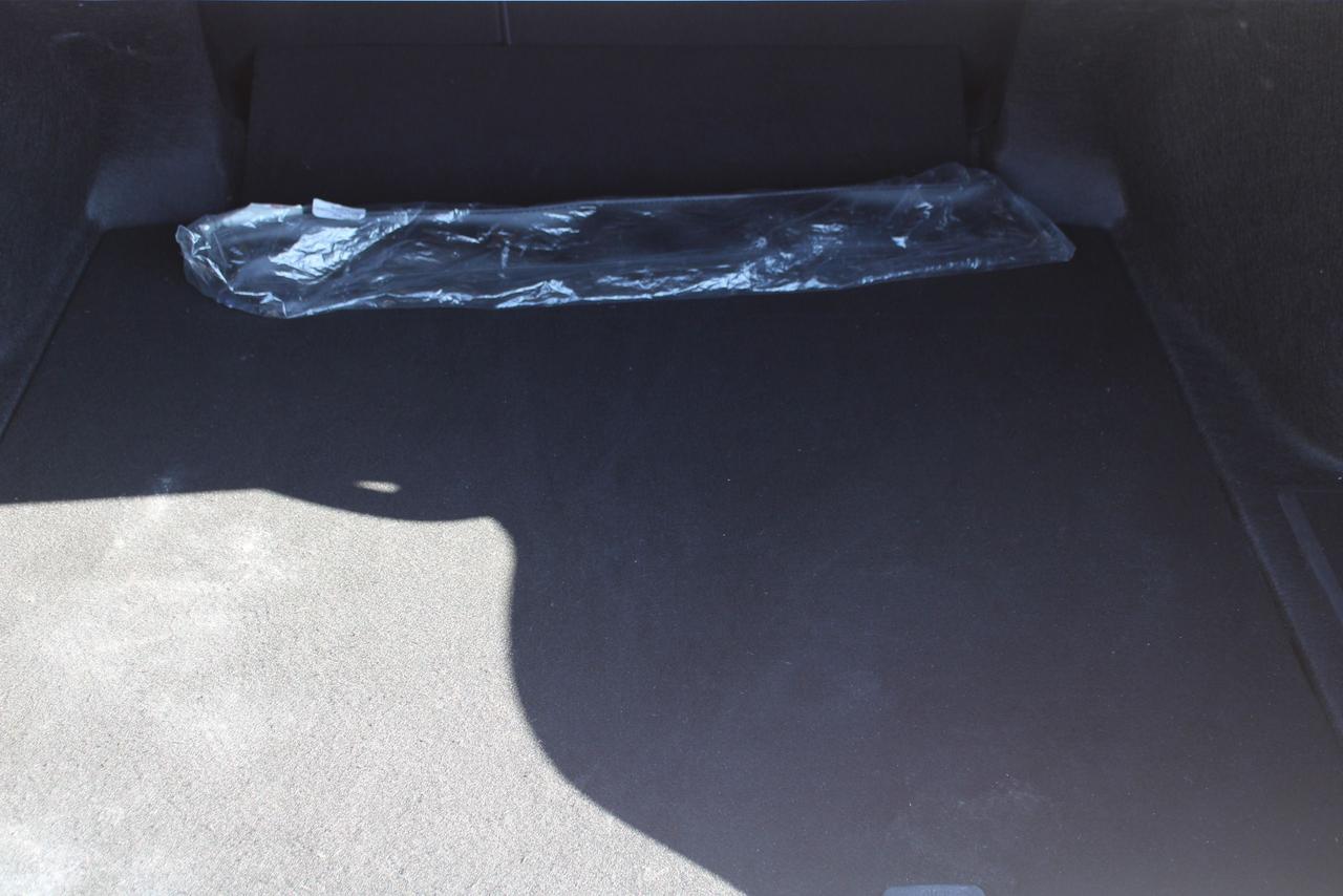 2024 Toyota Camry HYBRID SE Photo