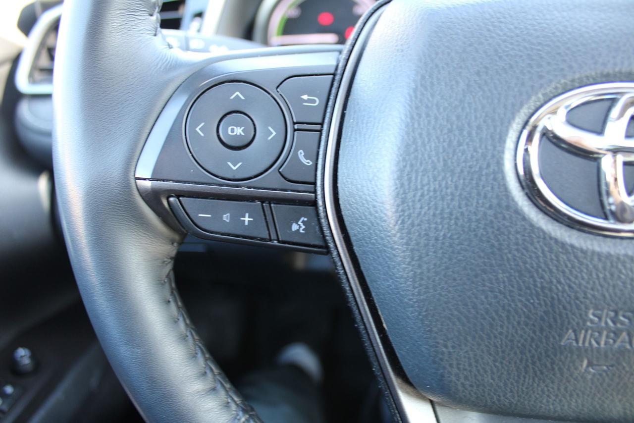 2024 Toyota Camry HYBRID SE Photo