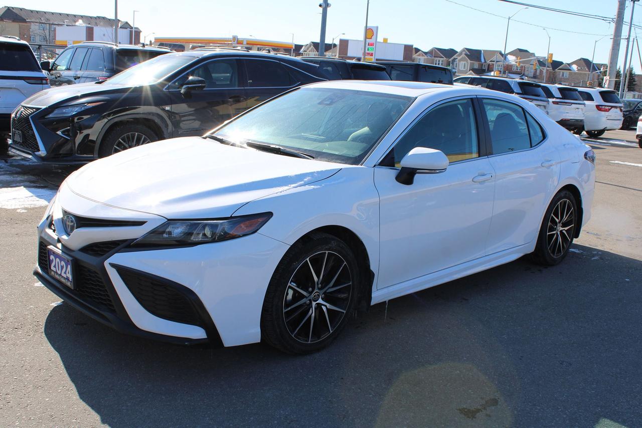 2024 Toyota Camry HYBRID SE Photo