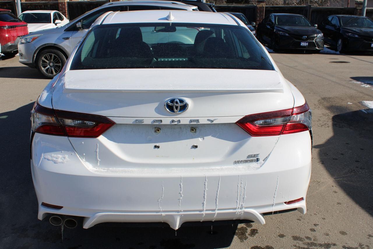 2024 Toyota Camry HYBRID SE Photo