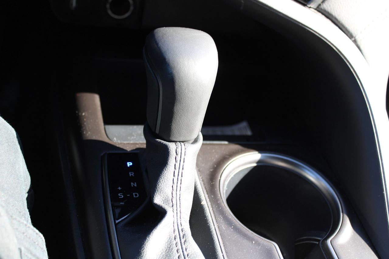 2024 Toyota Camry HYBRID SE Photo