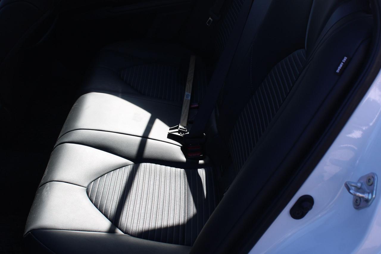 2024 Toyota Camry HYBRID SE Photo