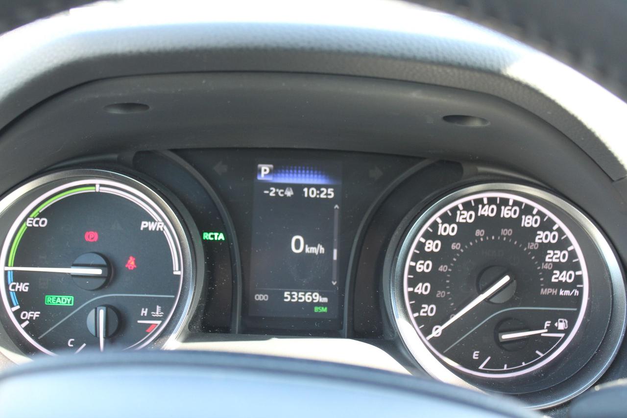 2024 Toyota Camry HYBRID SE Photo