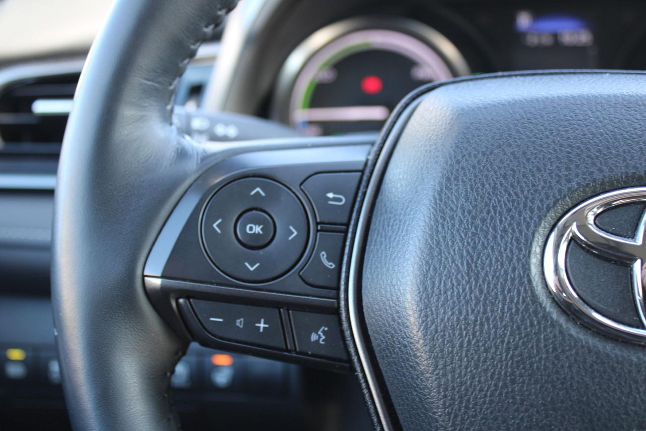 2024 Toyota Camry HYBRID SE Photo