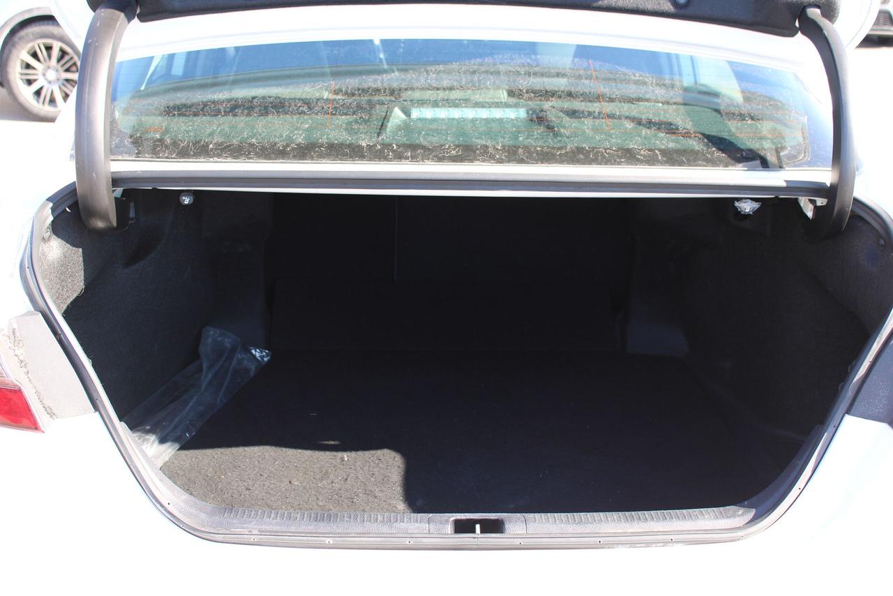 2024 Toyota Camry HYBRID SE Photo