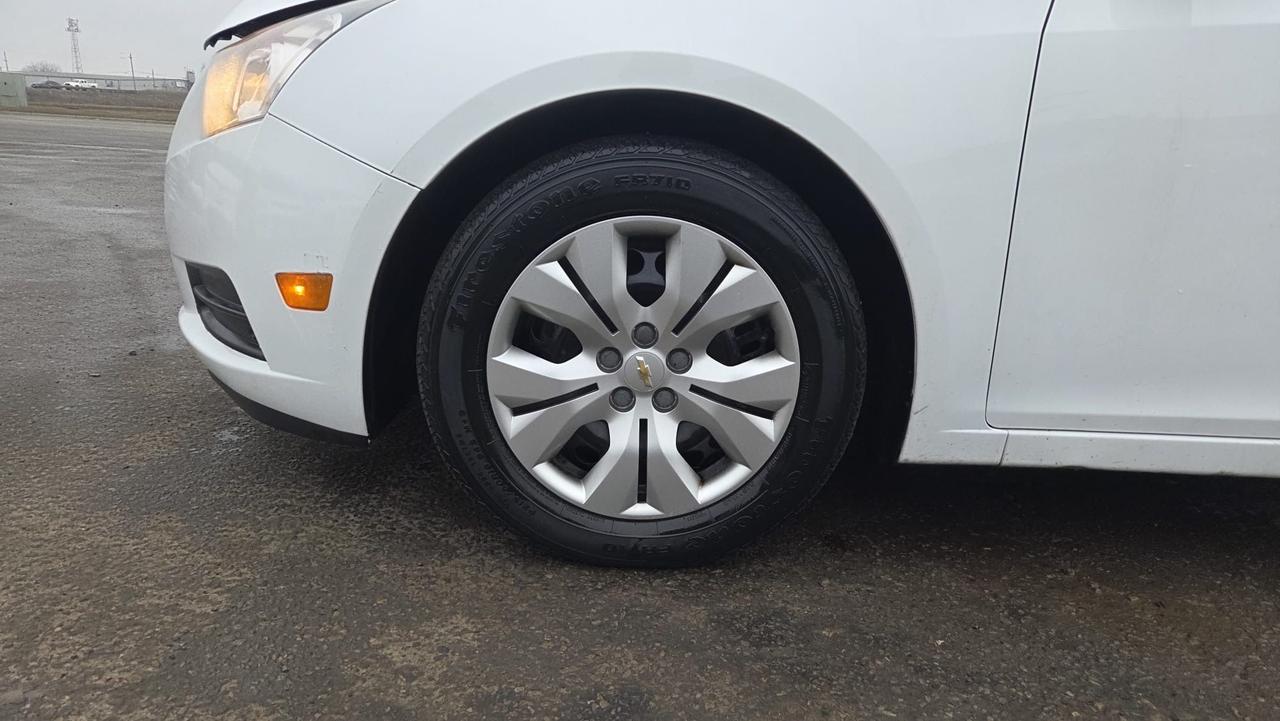 2014 Chevrolet Cruze 1LT, ONLY 124KMS, WELL MAINTAINED, CERTIFIED Photo