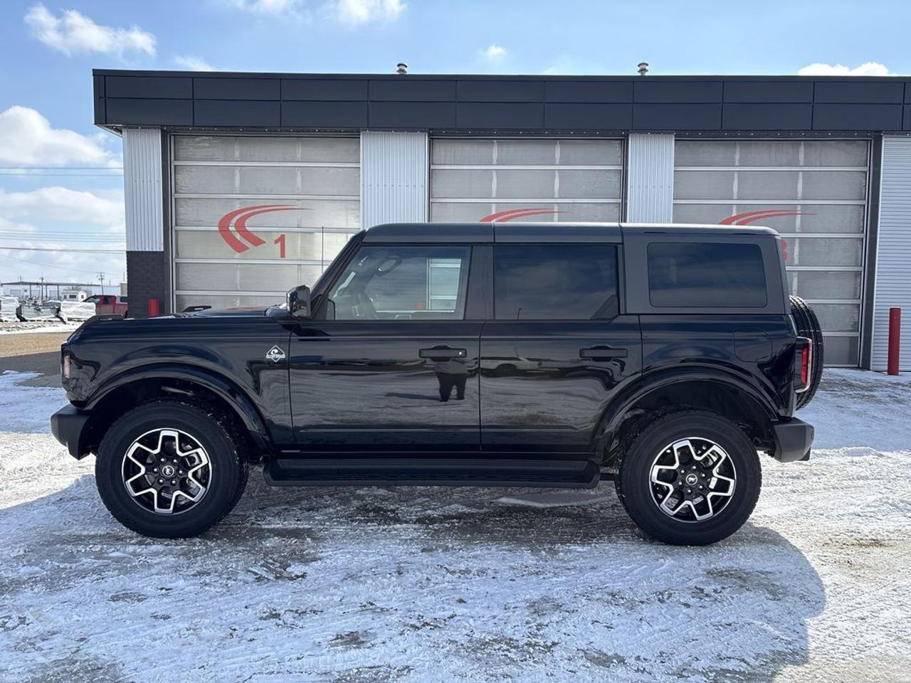 2026 Ford Bronco OUTER BANKS 314A Photo3
