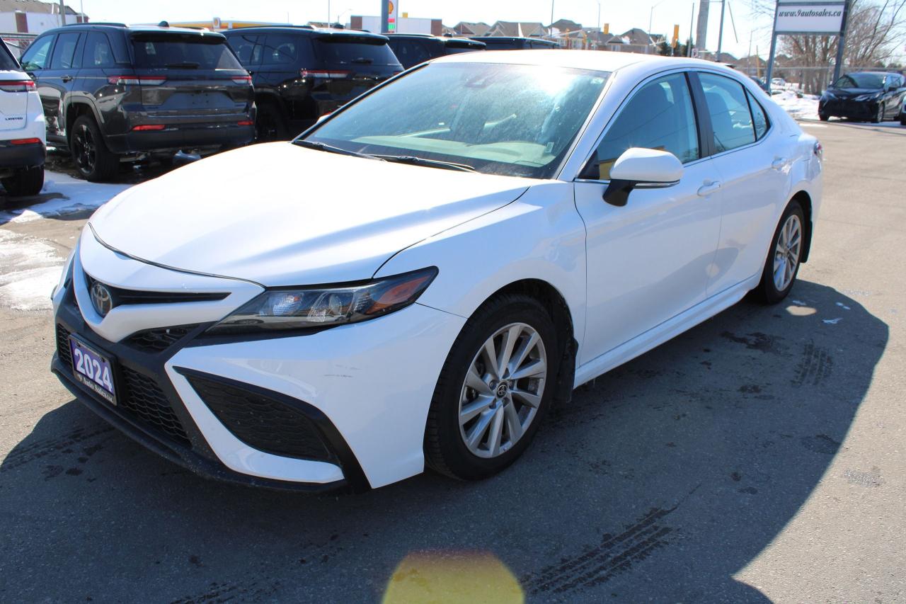 2024 Toyota Camry SE Photo