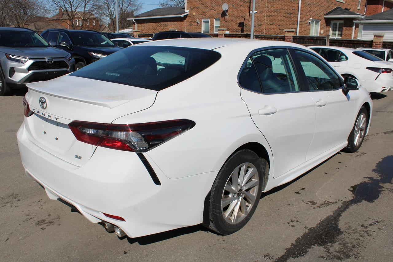 2024 Toyota Camry SE Photo