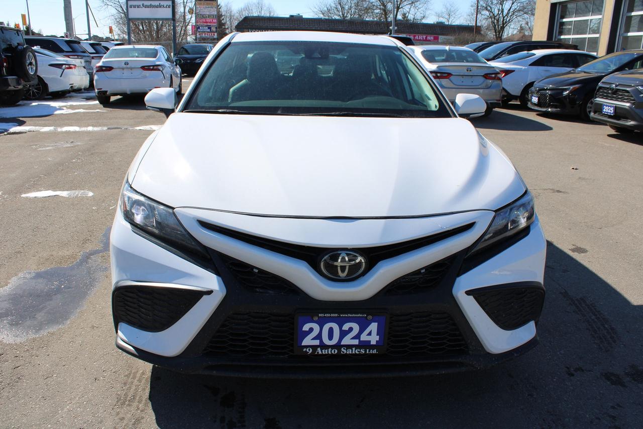 2024 Toyota Camry SE Photo3