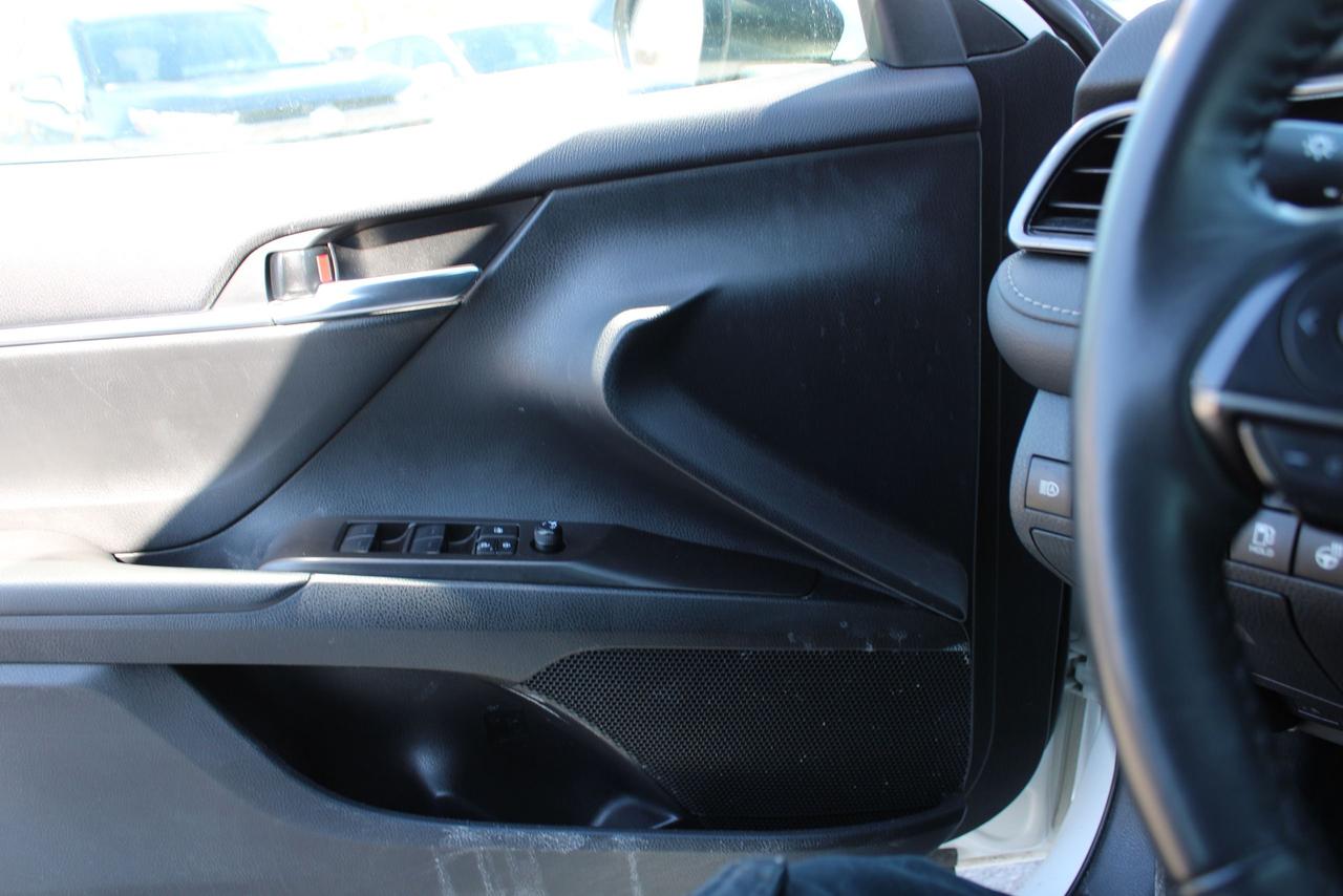 2024 Toyota Camry SE Photo