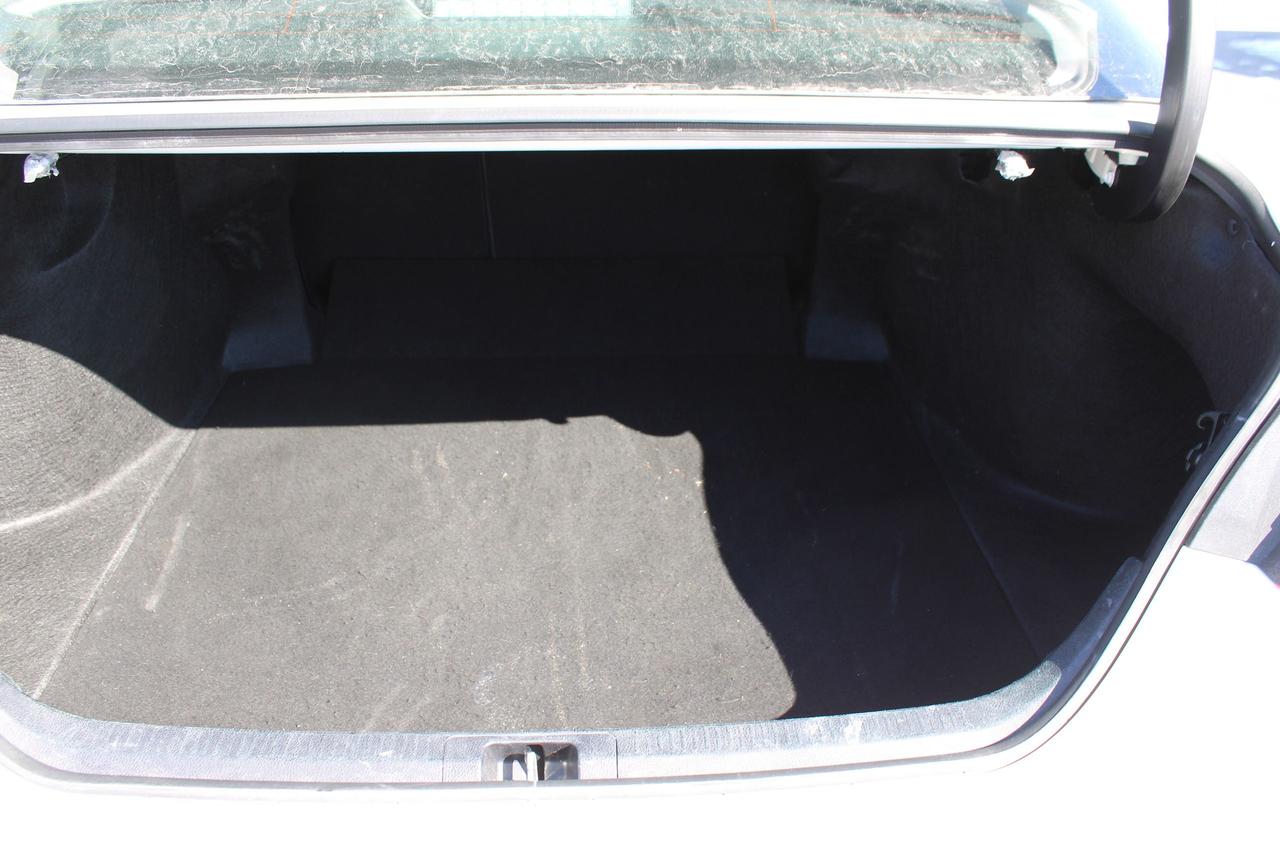 2024 Toyota Camry SE Photo