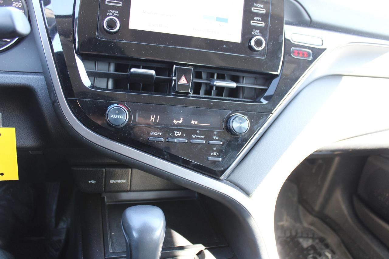 2024 Toyota Camry SE Photo