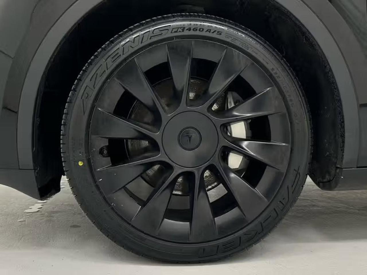2023 Tesla Model Y LONG RANGE Photo