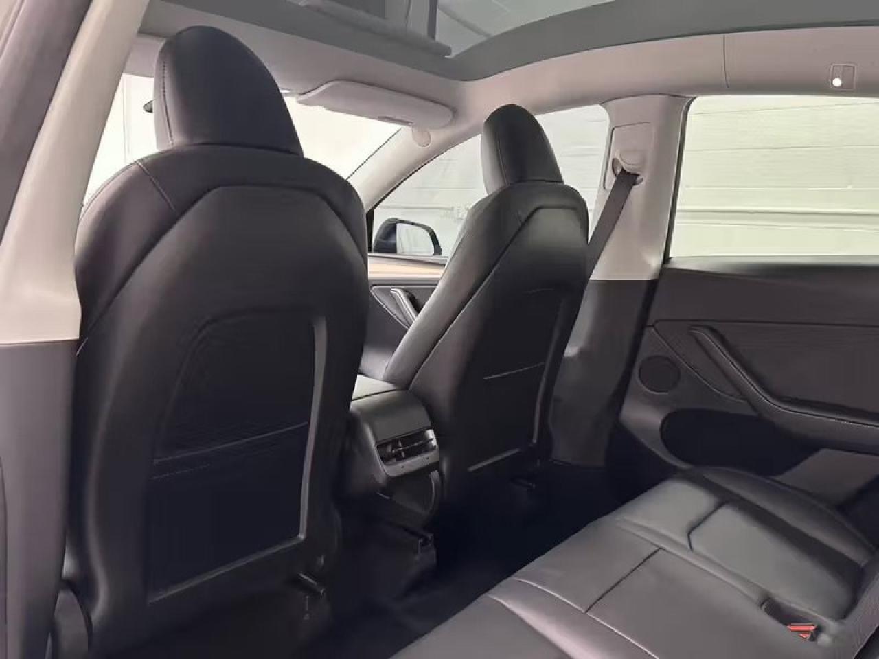 2023 Tesla Model Y LONG RANGE Photo