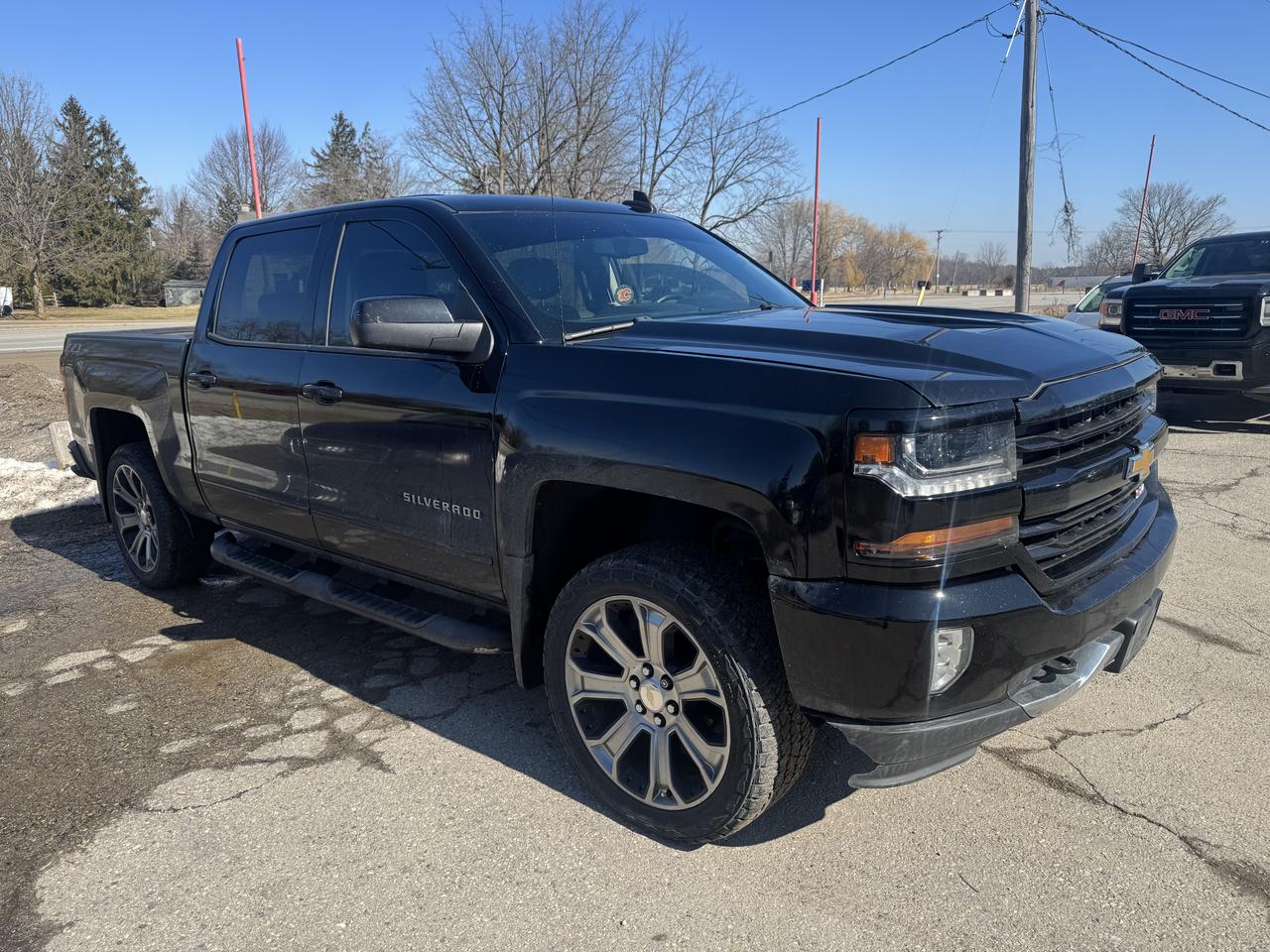 2018 Chevrolet Silverado 1500 LT Photo3