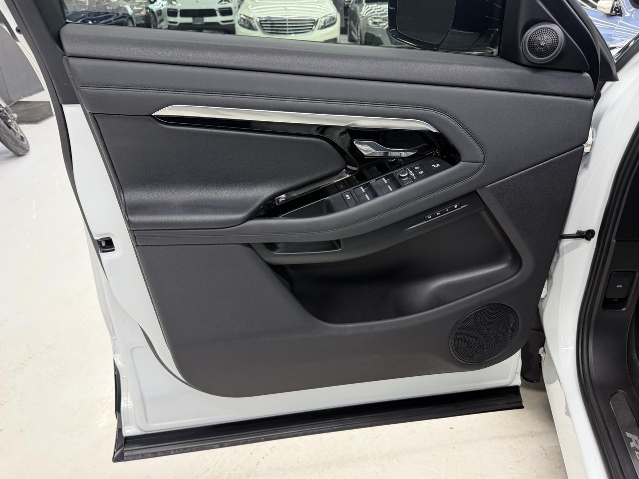 2022 Land Rover Range Rover Evoque R-DYNAMIC|NAV|PANO|LKA|BSM|FCW|ONE OWNER| Photo