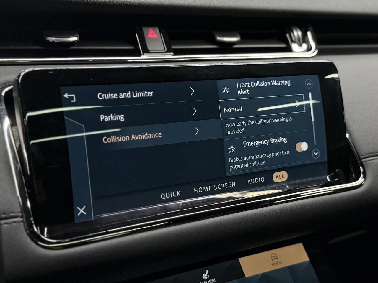 2022 Land Rover Range Rover Evoque R-DYNAMIC|NAV|PANO|LKA|BSM|FCW|ONE OWNER| Photo