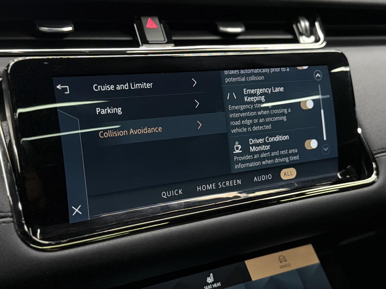 2022 Land Rover Range Rover Evoque R-DYNAMIC|NAV|PANO|LKA|BSM|FCW|ONE OWNER| Photo