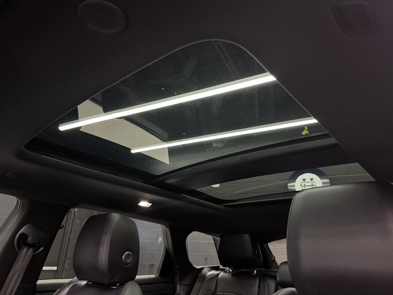 2022 Land Rover Range Rover Evoque R-DYNAMIC|NAV|PANO|LKA|BSM|FCW|ONE OWNER| Photo