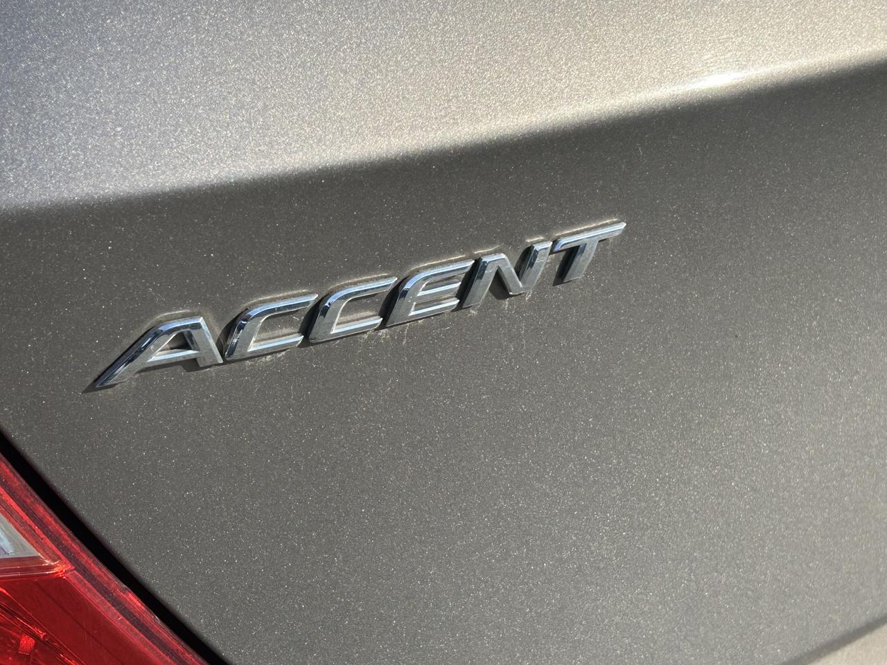 2014 Hyundai Accent GL - Photo #15