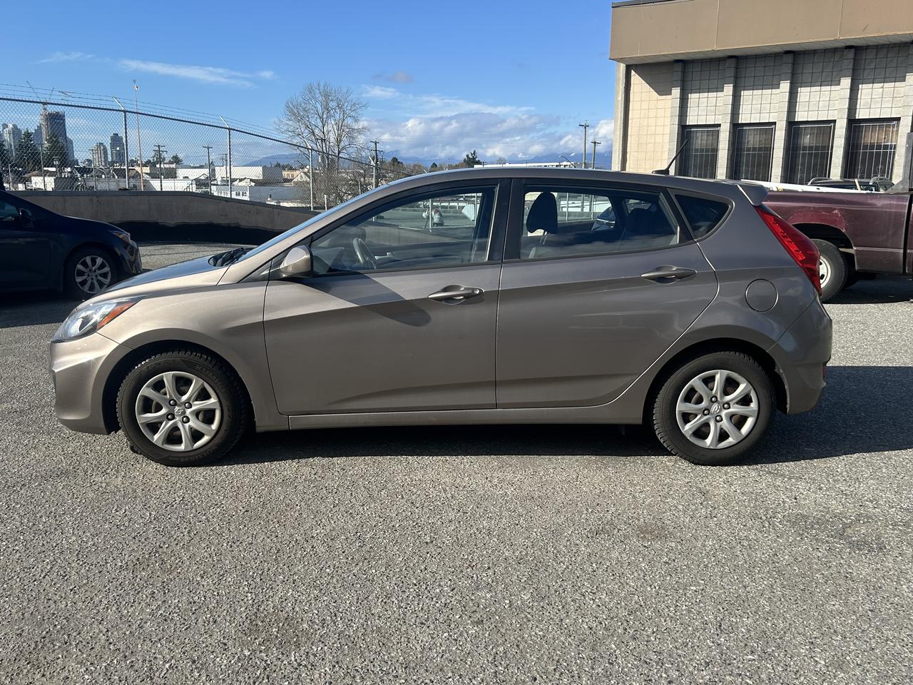 2014 Hyundai Accent GL - Photo #2
