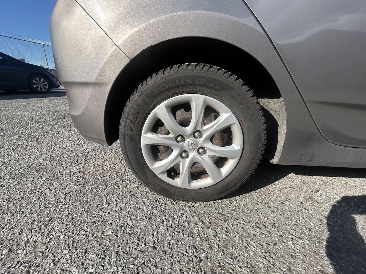 2014 Hyundai Accent GL - Photo #13