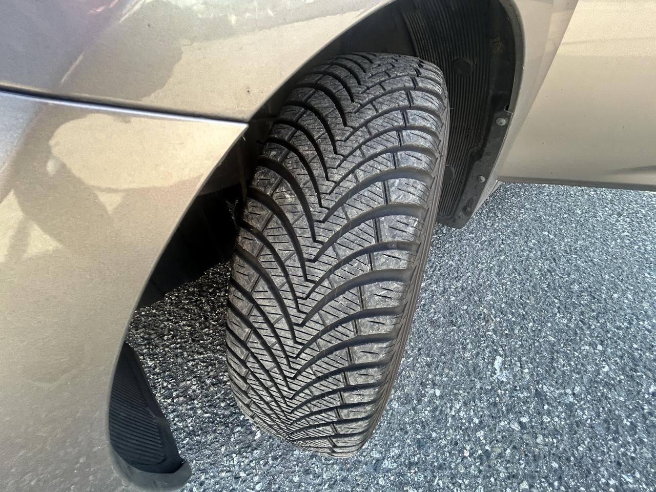 2014 Hyundai Accent GL - Photo #14