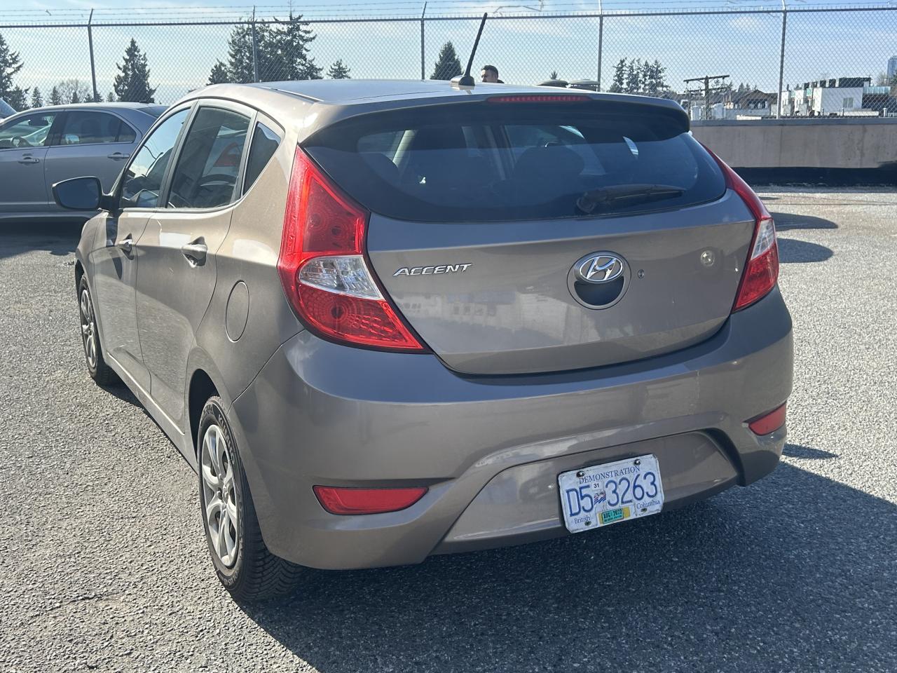 2014 Hyundai Accent GL - Photo #3