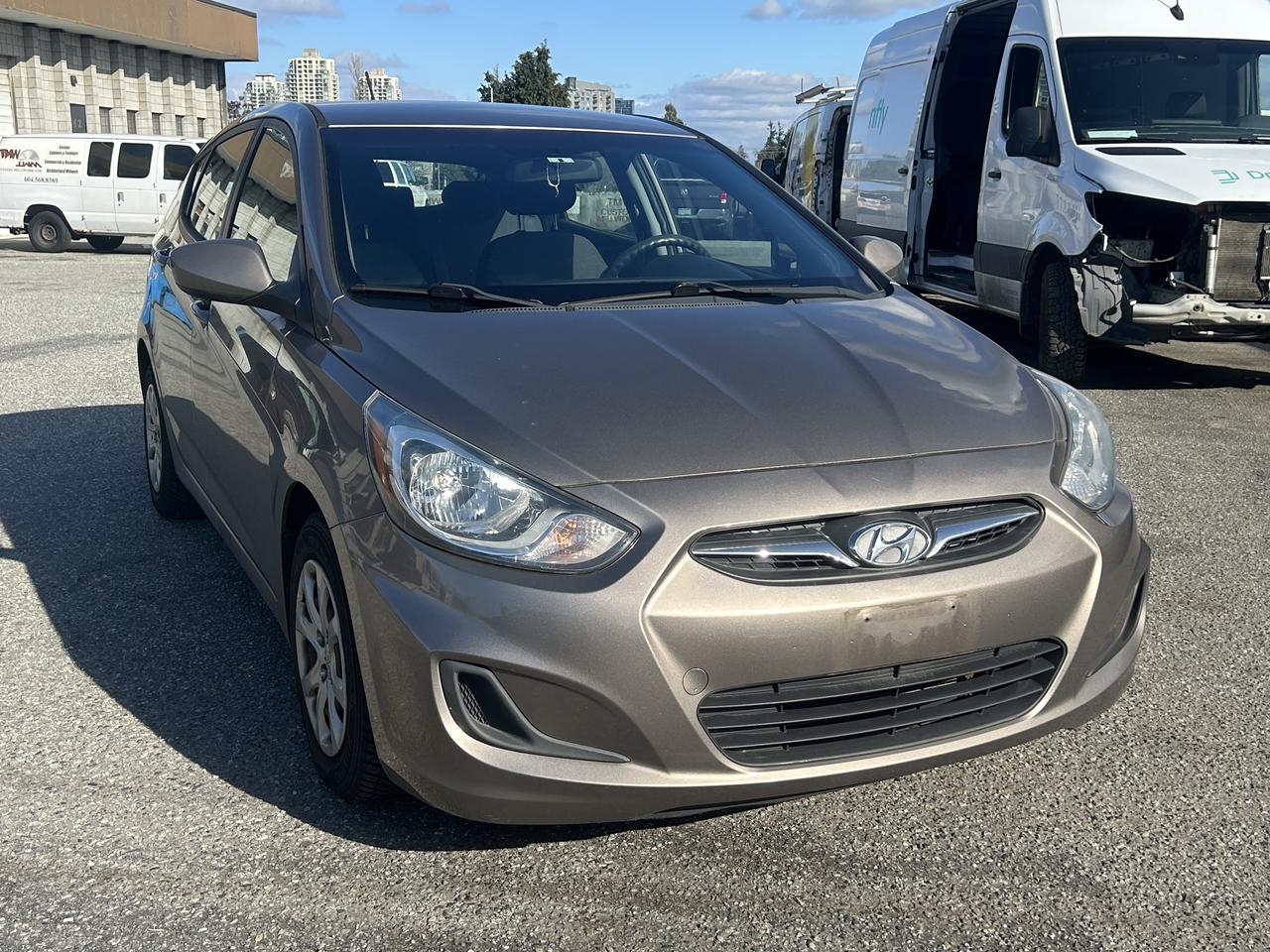 2014 Hyundai Accent GL - Photo #4